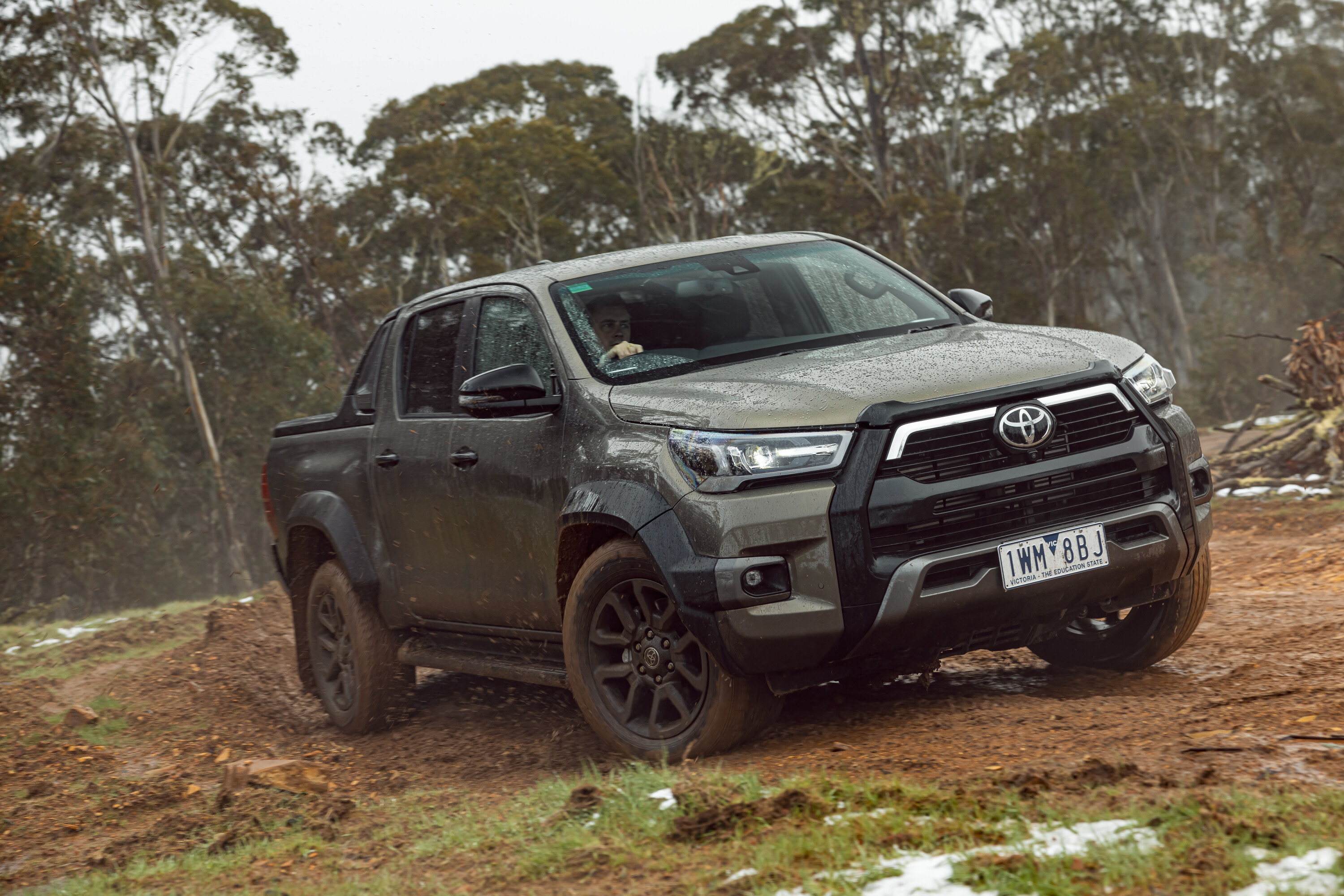 ac490946/2022 toyota hilux rogue 101 jpg