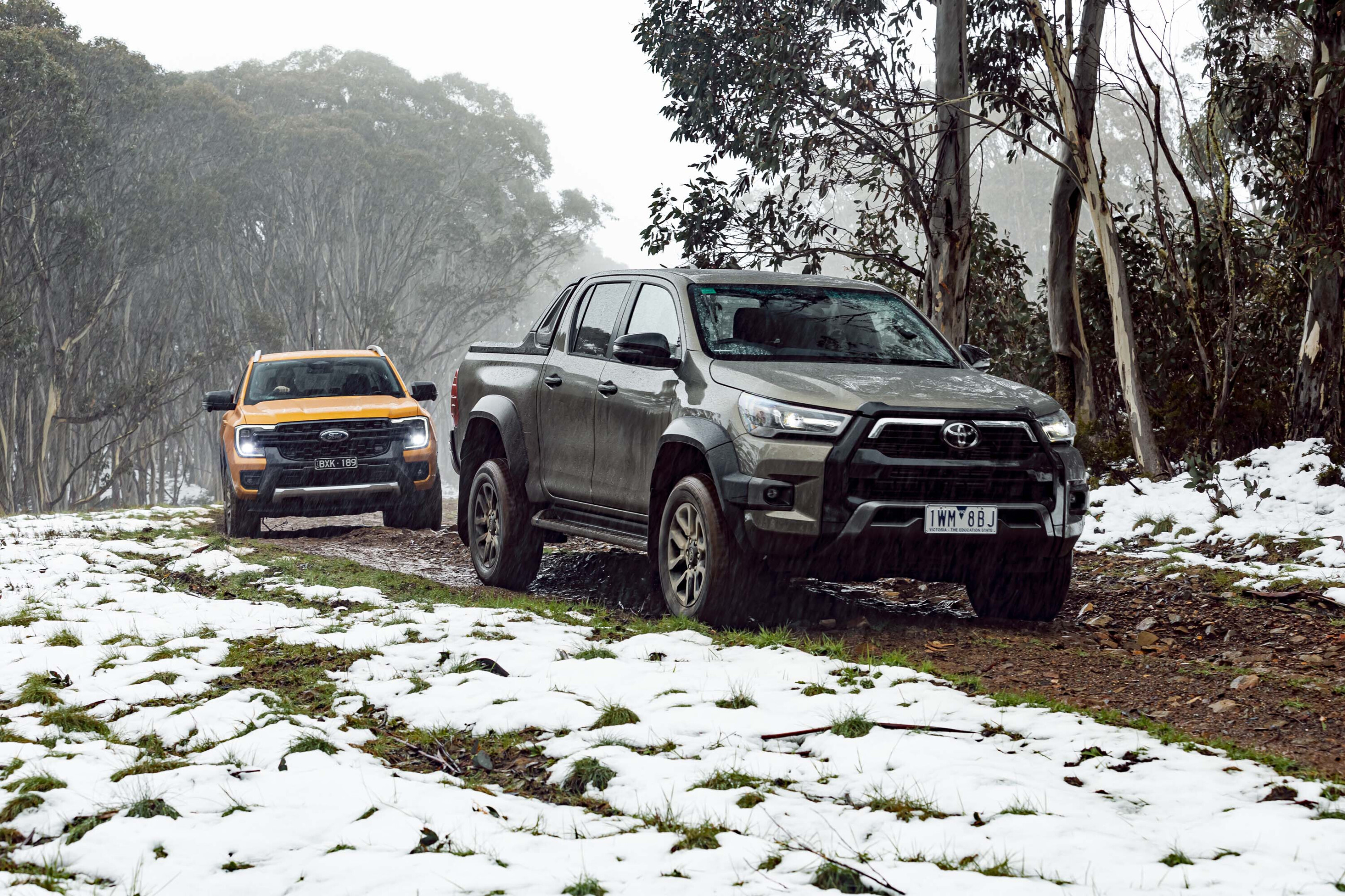 89002423/2023 toyota hilux rogue grey ford ranger wildtrak orange ute hlxrangcomp 20 jpg