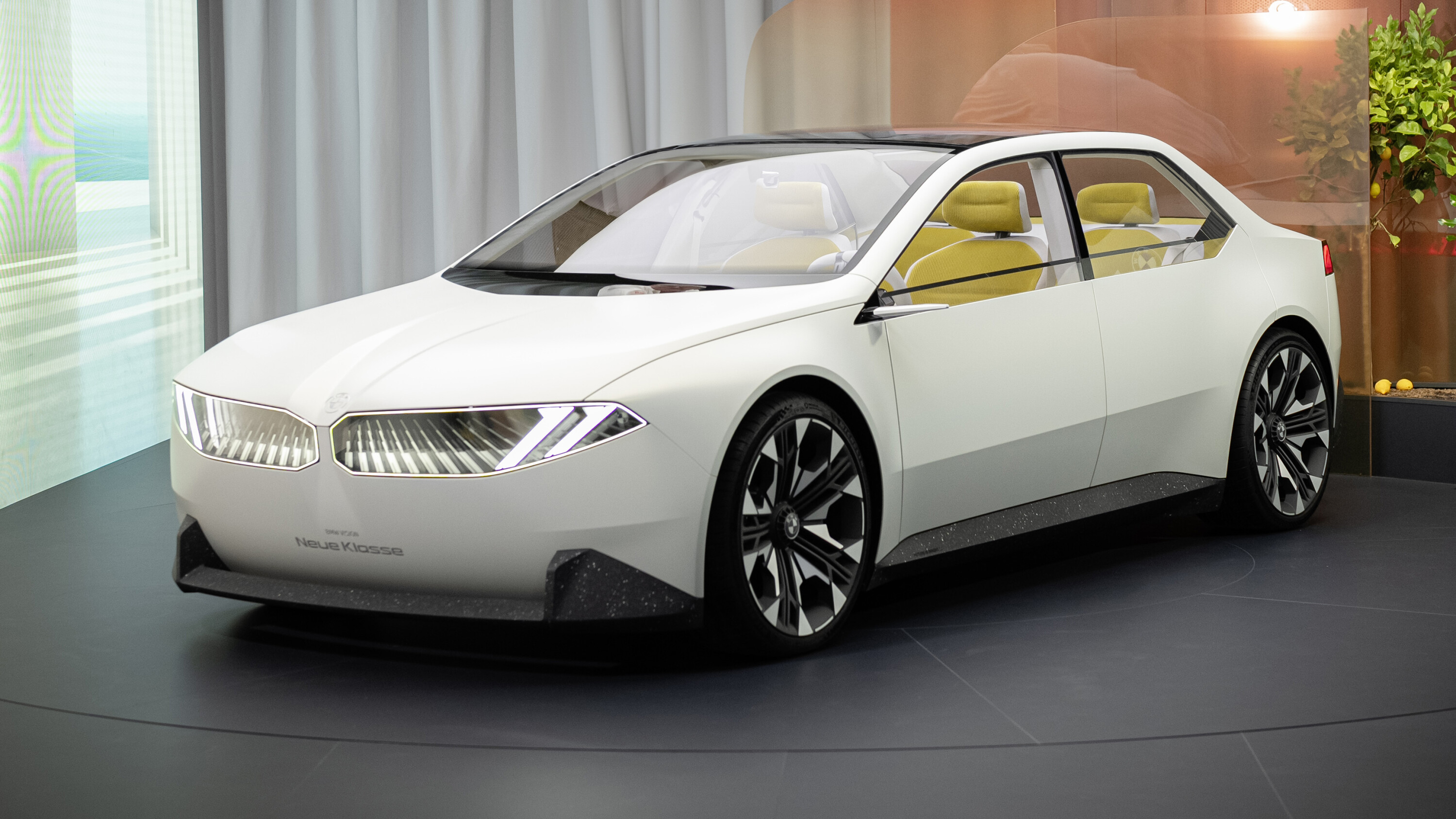 9cdc185b/2024 bmw neue klasse sedan concept whichcar 1 jpg