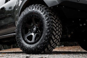Fuel Ripper wheels and Maxxis RAZR tyres
